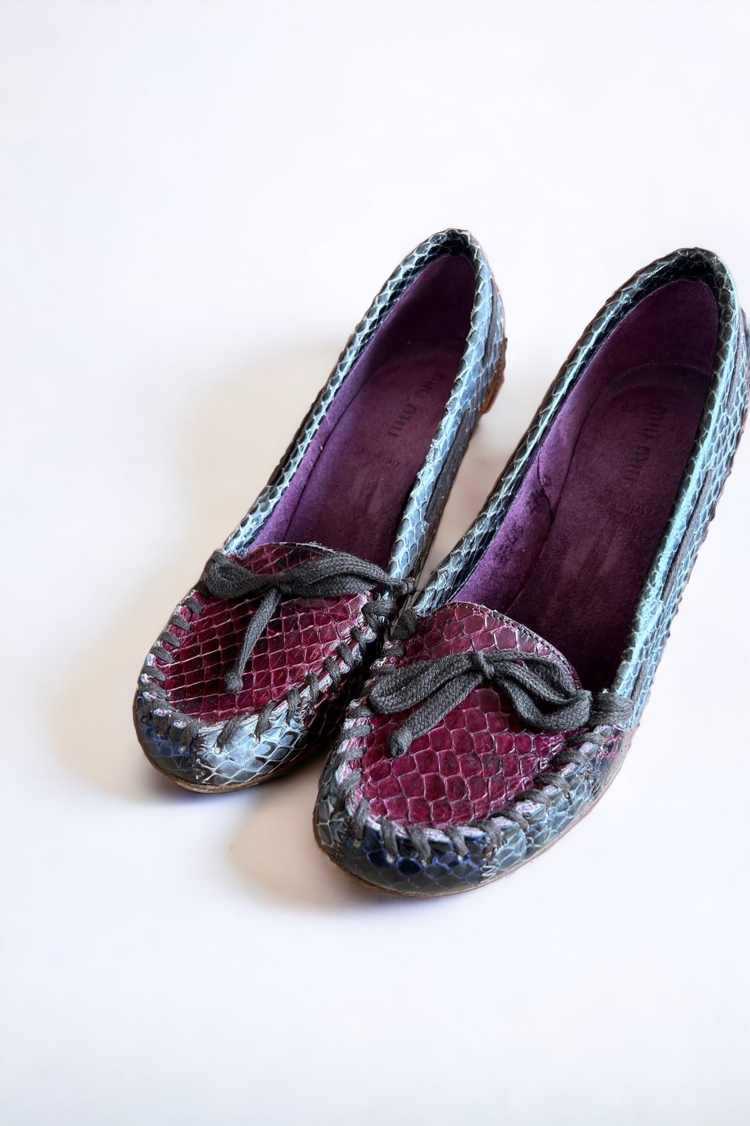 Miu Miu 1999 Vintage Snakeskin Laced Pumps Heels - Size EU35