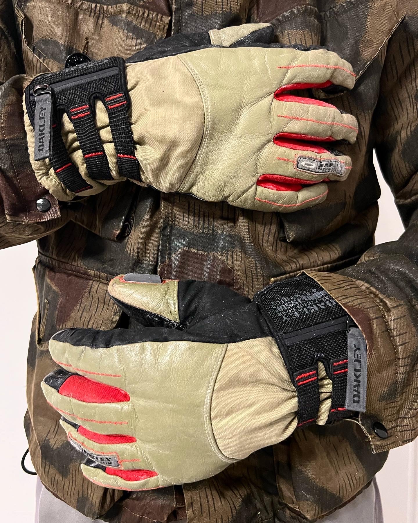 Oakley Tactical Field Gear Insulated Cargo Gloves