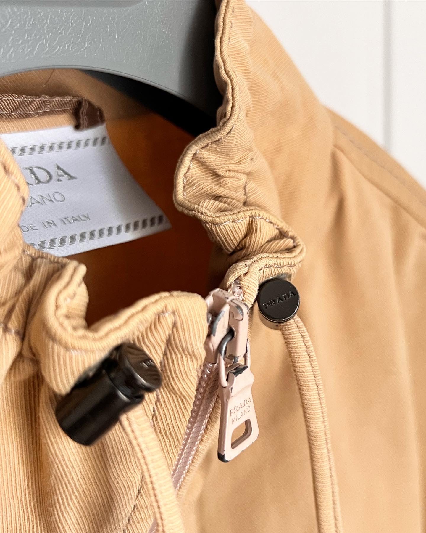 Prada beige outlet jacket