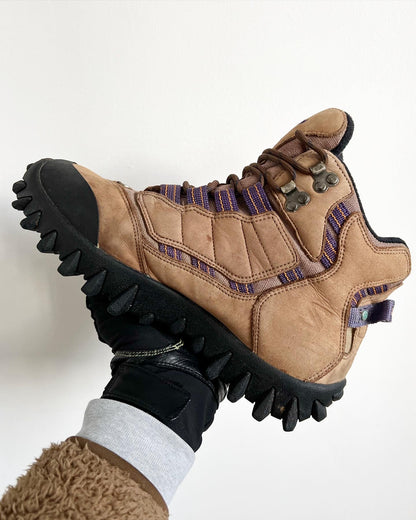 Salomon Early 2000s Vintage Contagrip Rugged Sole Boots - A pair of Salomon boots that have defied time, being more popular now than ever before. The boots feature a suede upper, with contrasting purple groves, a heel tab and boot lock toe. Overall an iconic pair of Salomons great for the outdoors or urban environments