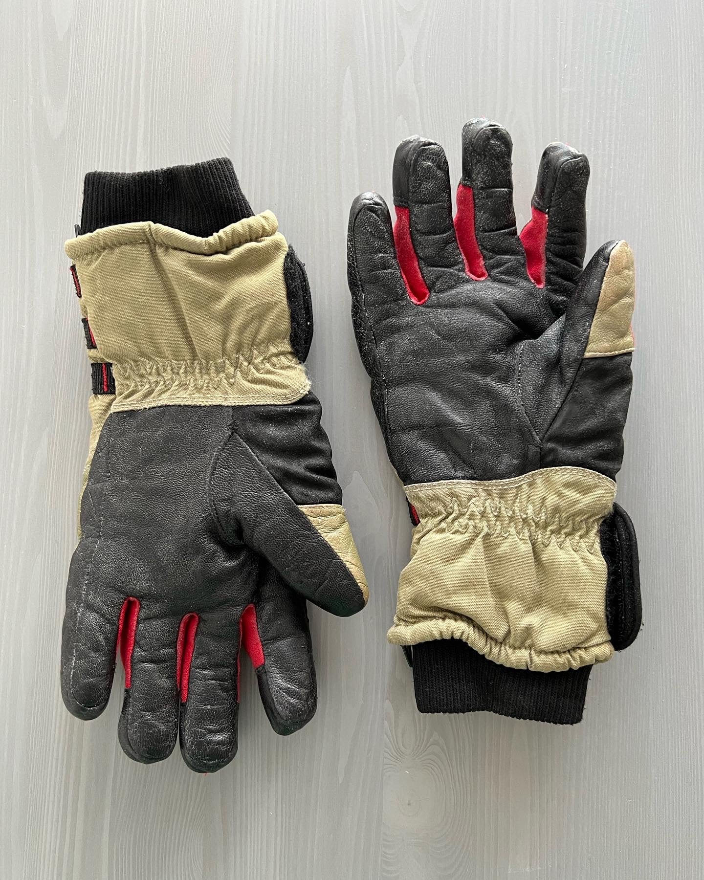 Oakley Tactical Field Gear Insulated Cargo Gloves